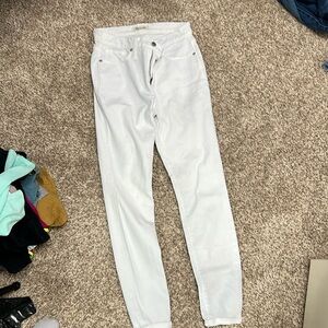 Size 28 madewell high rise skinny jeans in white
